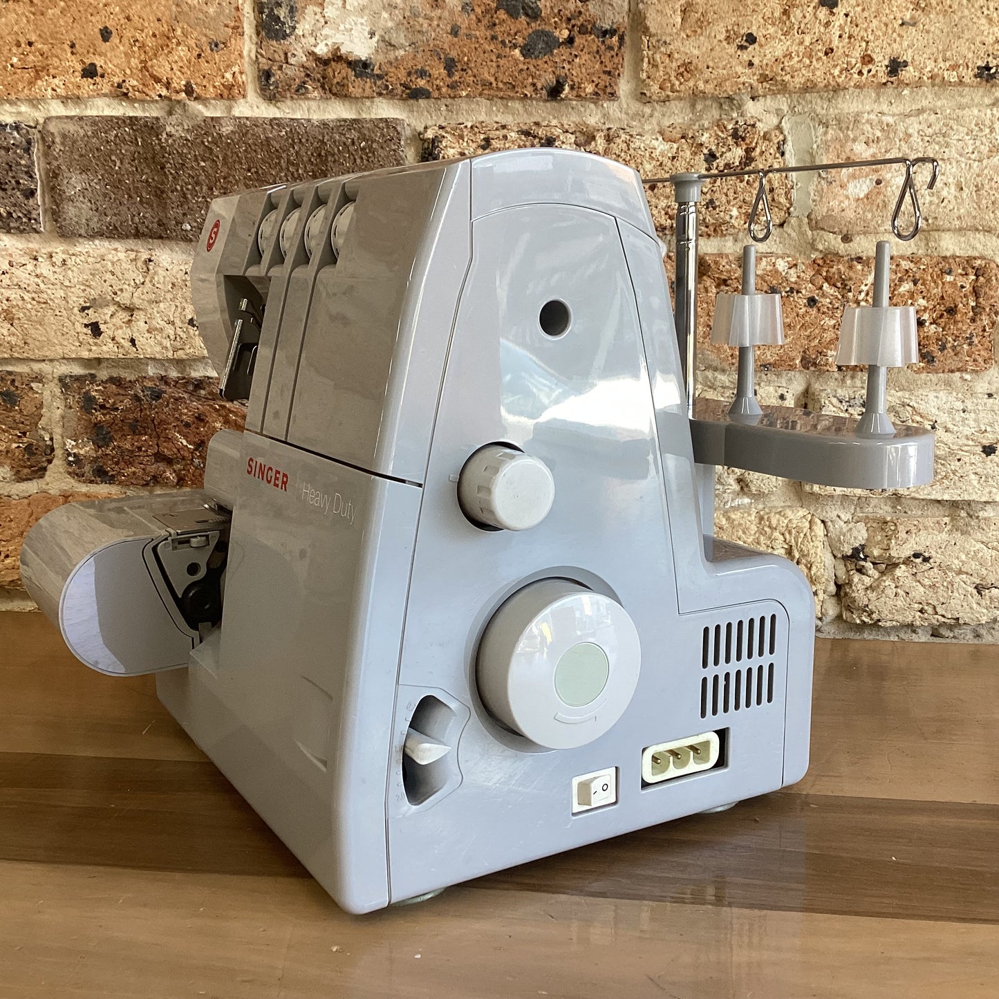 Second Hand Singer Heavy Duty Overlocker (14HD854)