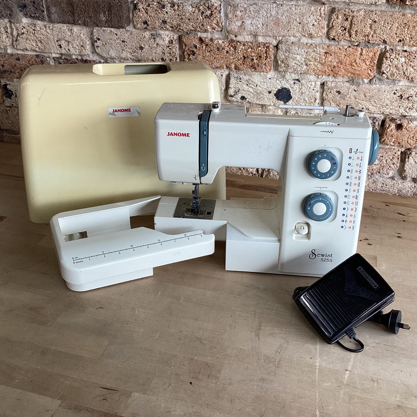 (Ready) Second Hand JANOME Sewist 525S Mechanical Sewing Machine