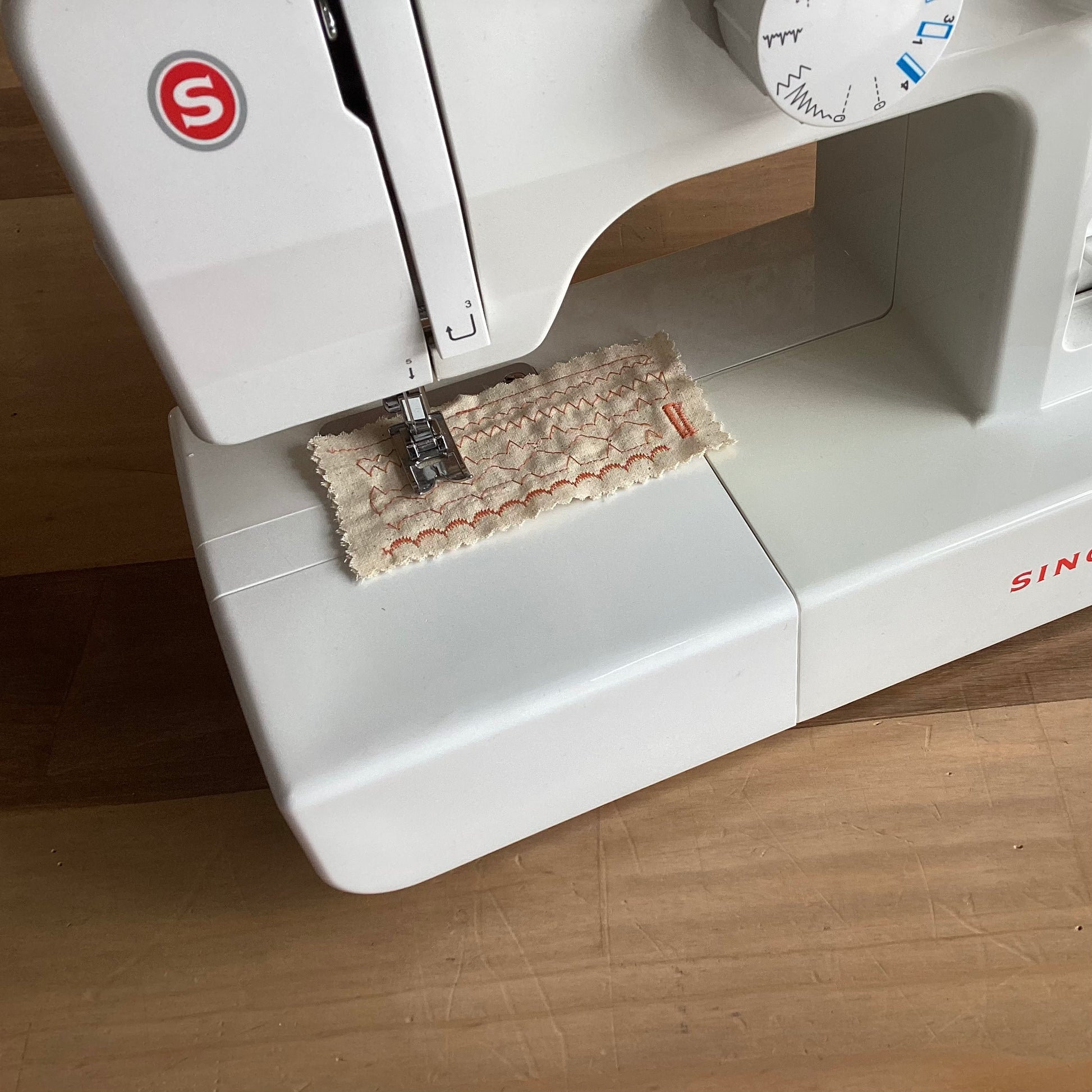 Second Hand Singer Promise 1409 Bobbin and Ink