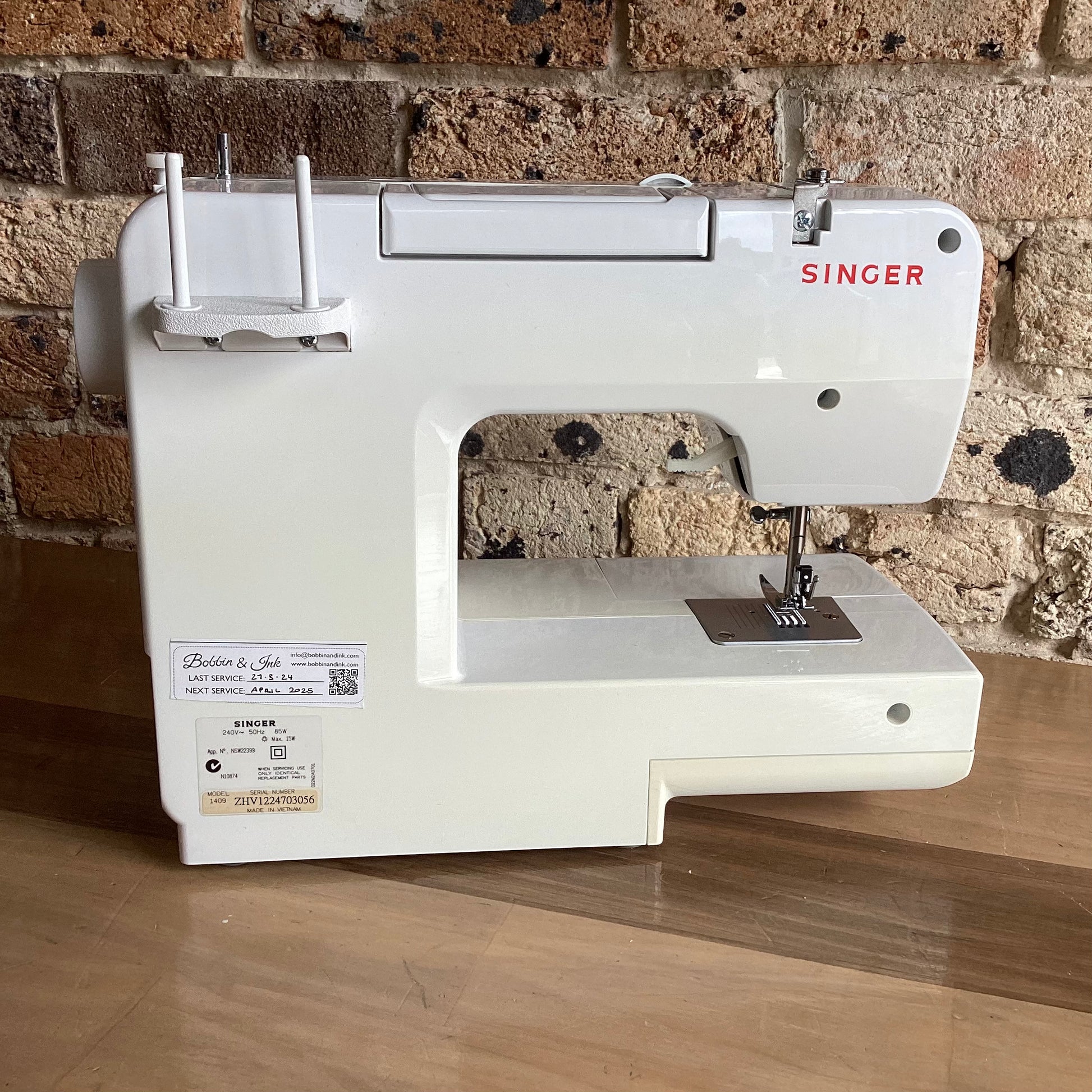 Second Hand Singer Promise 1409 Bobbin and Ink