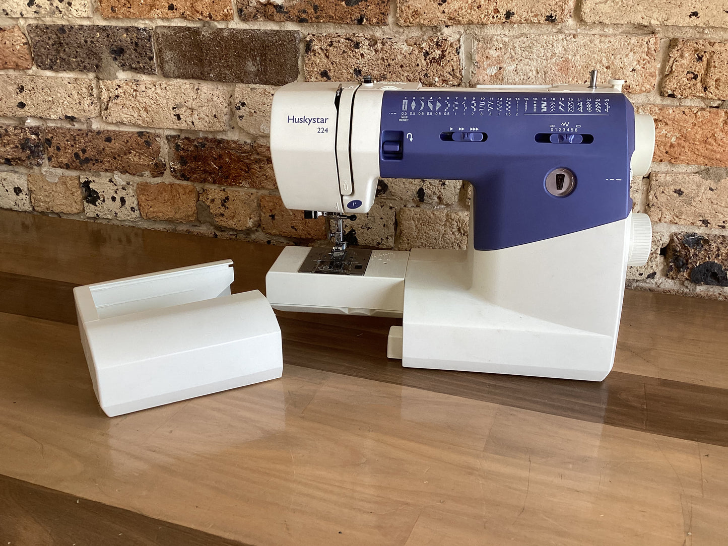 Second Hand Huskystar 224 Bobbin and Ink