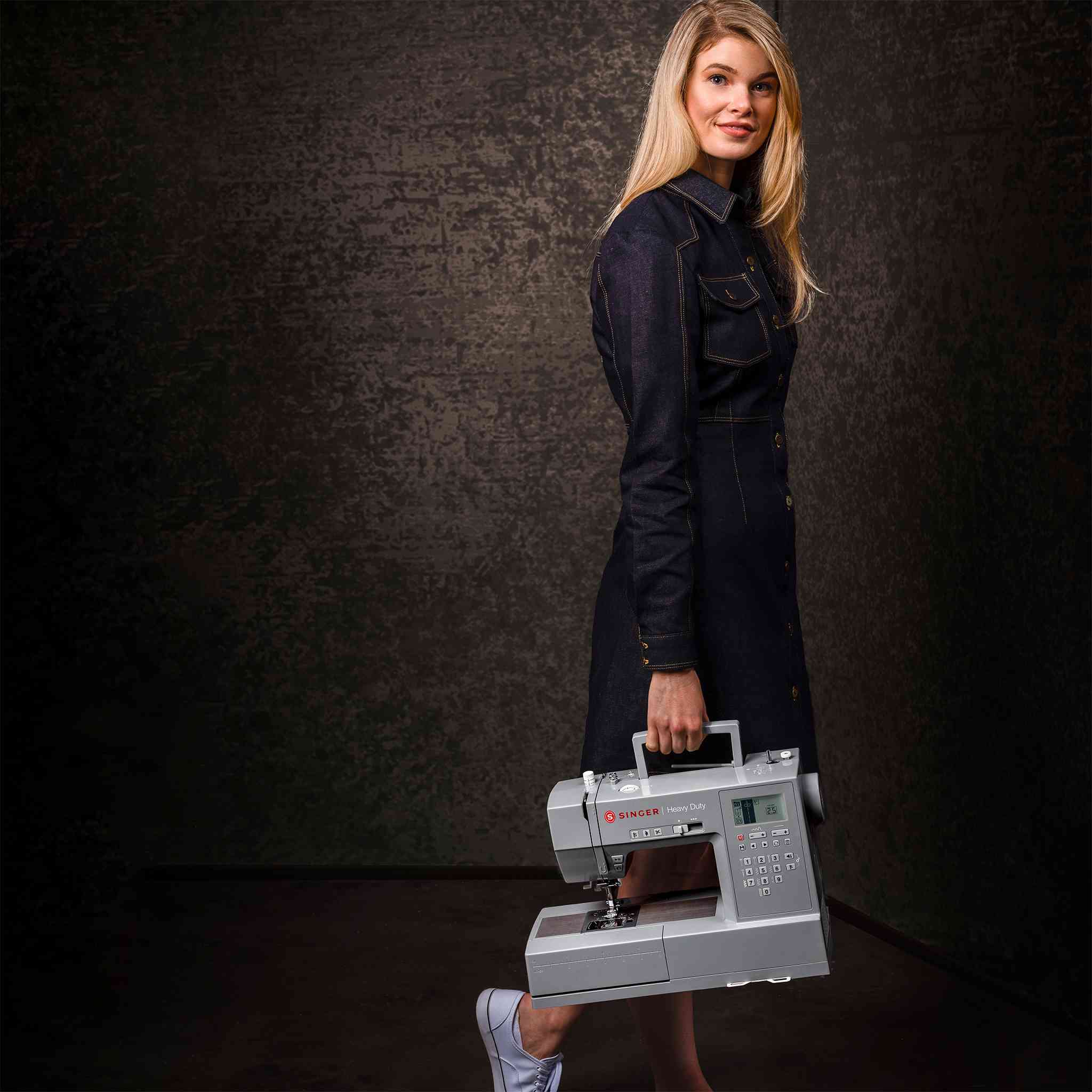 Singer Heavy Duty HD6805C Digital Sewing Machine – Bobbin and Ink